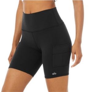 ALO Yoga cargo biker short